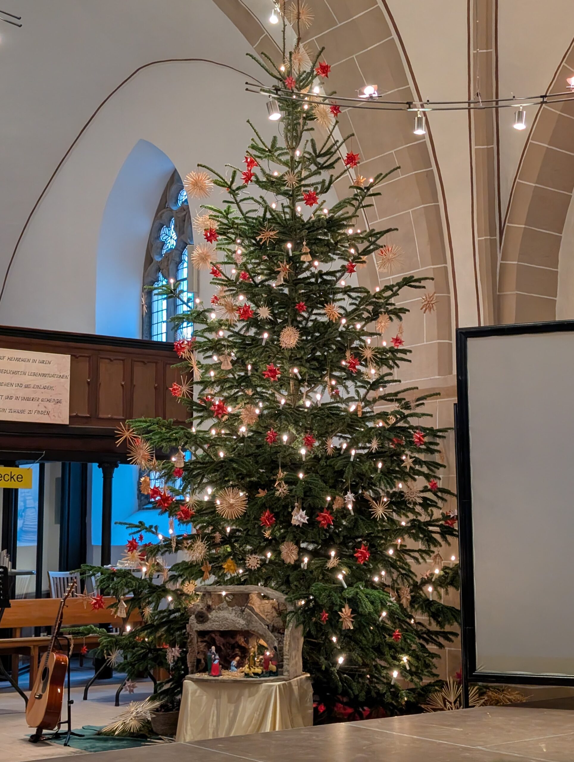 Schulgottesdienst 2025 mit dem Thema „Mache dich auf und werde Licht“